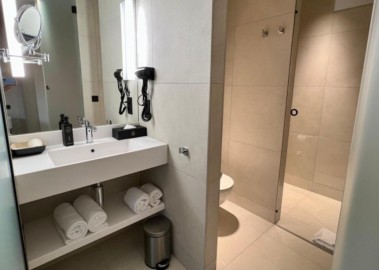 בריסל Opo Hotel מראה חיצוני תמונה