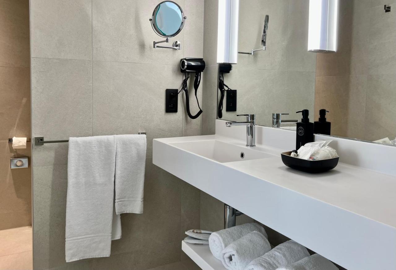 בריסל Opo Hotel מראה חיצוני תמונה