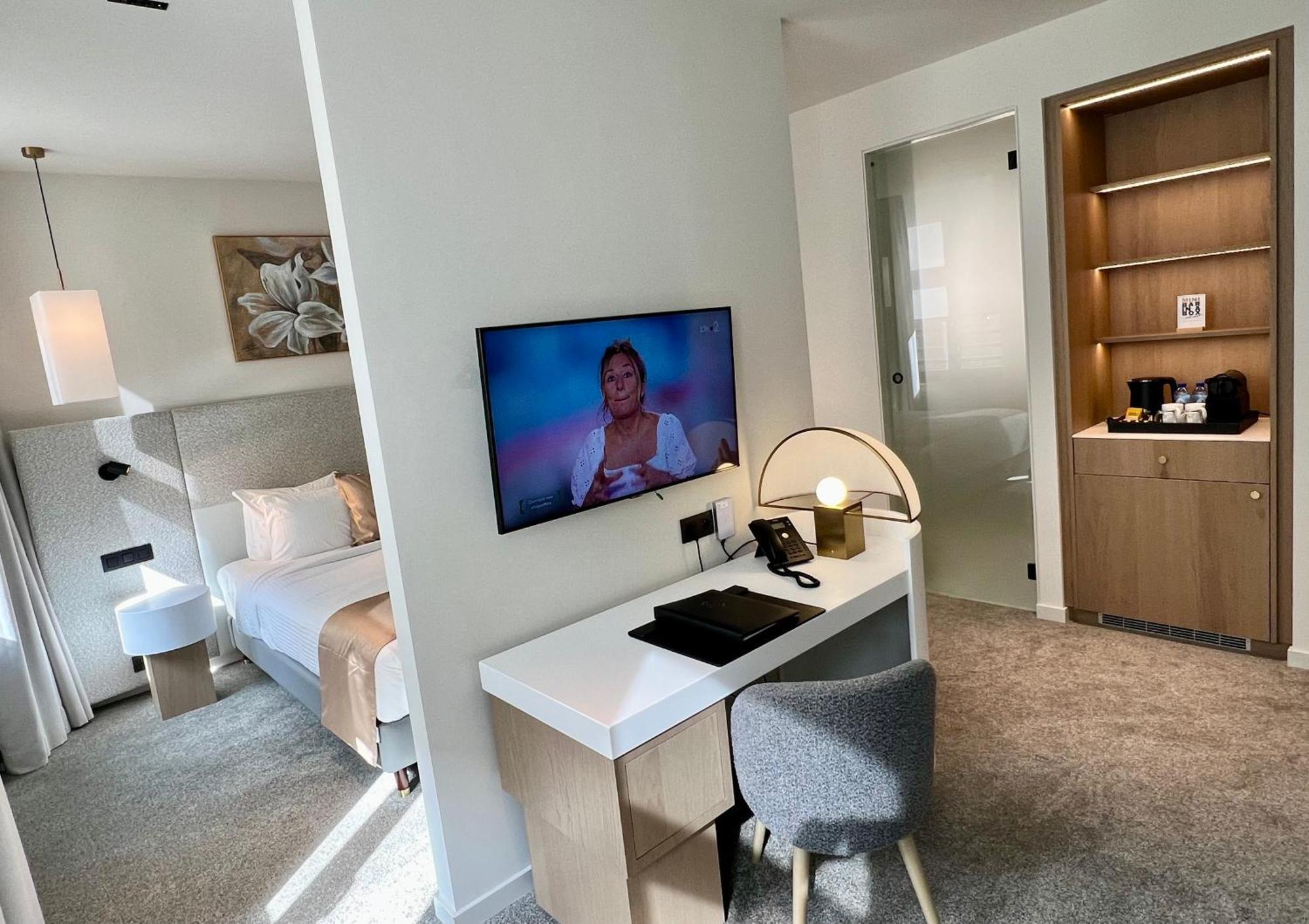 בריסל Opo Hotel מראה חיצוני תמונה