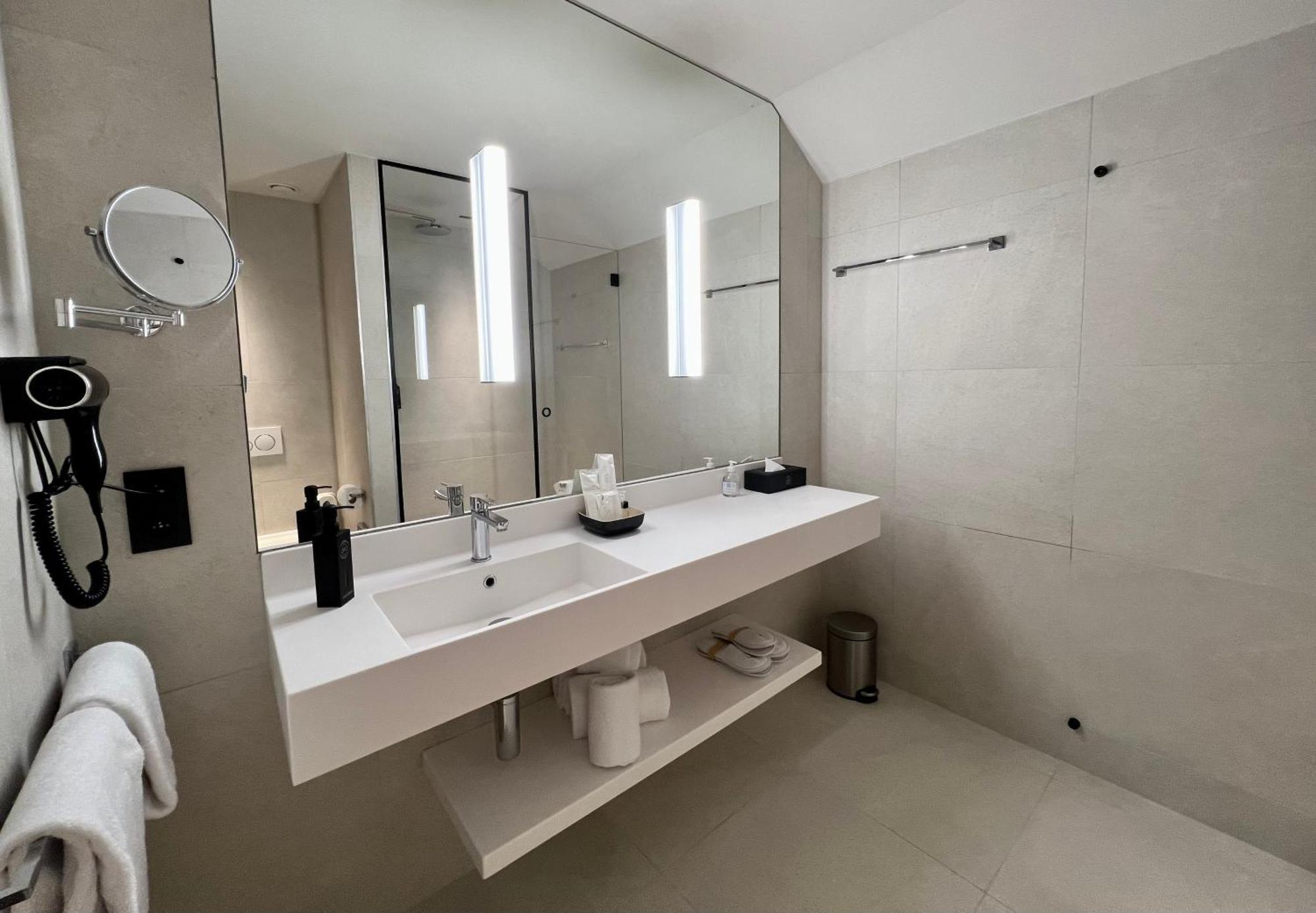 בריסל Opo Hotel מראה חיצוני תמונה