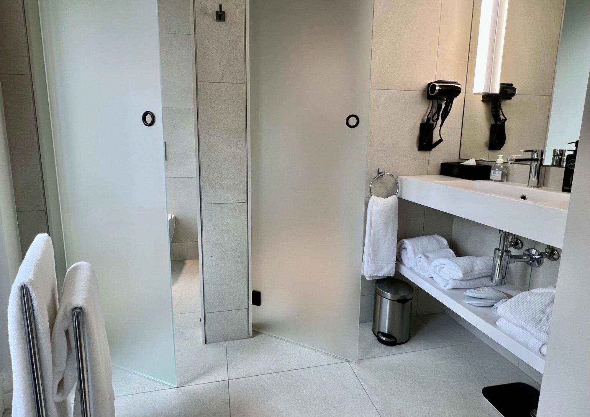 בריסל Opo Hotel מראה חיצוני תמונה